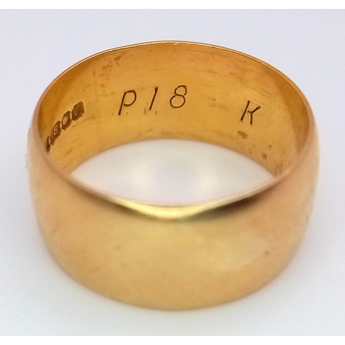 33 - A Vintage 18K Yellow Gold Band Ring. 8mm width. Size K. 5.3g weight. Full UK hallmarks.