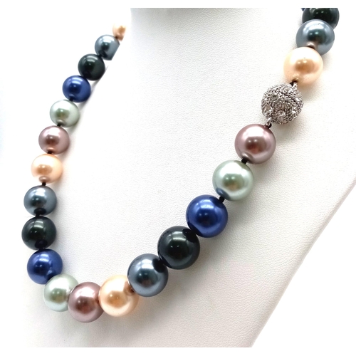 639 - An Eye-Catching Multi-Colour South Sea Pearl Shell Necklace with Fancy Glitterball Clasp. Large 14mm... 