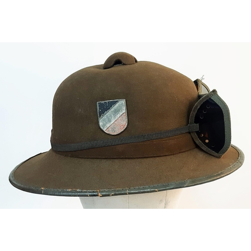 209 - WW2 Second Pattern 1942 Issue Africa Corps Tropical Pith Helmet & Sand Goggles. Nice clean examp... 