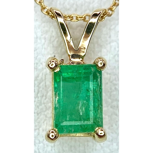 268 - An 18K Yellow Gold Emerald Pendant on an 18K Gold Disappearing Necklace. 10mm and 40cm. 1.35g total ... 