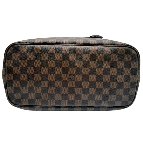 60 - A Louis Vuitton Damier Ebene 'Neverfull' Bag. Leather exterior with gold-toned hardware, two thin le... 