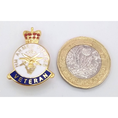 1141 - Genuine British Veterans Pin in original box. Maker Toye & Kenning of London.