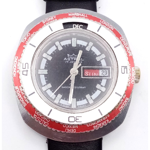 239 - A Very Rare and Very Good Condition Vintage Smiths Astral World Time Pilots Automatic Watch. 42mm In... 