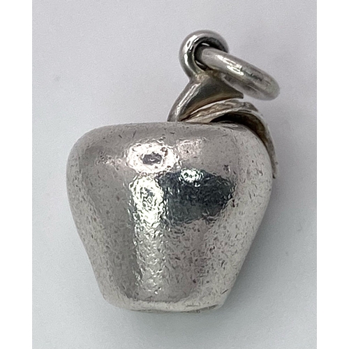 403 - A GENUINE TIFFANY & CO STERLING SILVER BIG APPLE CHARM 8.8G , 20mm x 11mm

ref: SC 3124