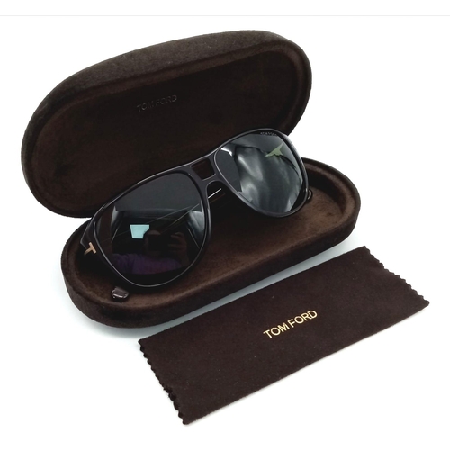 563 - A PAIR OF TOM FORD SUNGLASSES IN THE ORIGINAL BOX