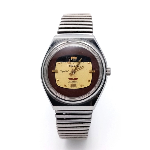 845 - A Vintage Tressa Automatic Gents Watch. Stainless steel bracelet and case - 36mm. 17 jewels. Three t... 