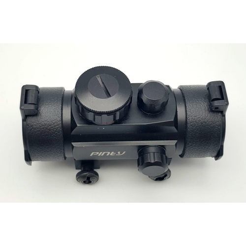 1254 - An Ex Display Pinty Holographic Reflex Gun Sight for Picatinny Rail Mounting. Comes in Box with Inst... 