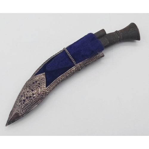 606 - An Excellent Condition Vintage and Scarce Nepalese ‘Kothamora’ Kukri Presentation/Officers Knife wit... 