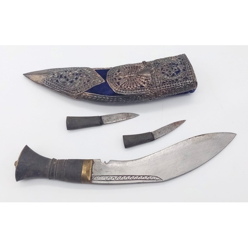 606 - An Excellent Condition Vintage and Scarce Nepalese ‘Kothamora’ Kukri Presentation/Officers Knife wit... 