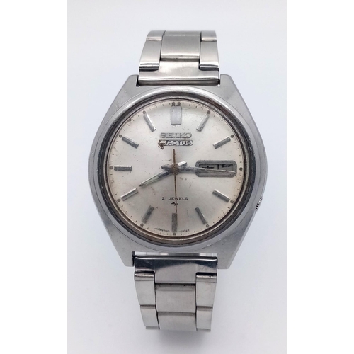 947 - A Vintage Seiko 5 Actus Gents Watch. Stainless steel bracelet and case - 38mm. Aged dial with day/da... 