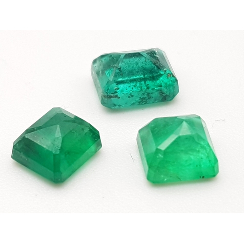 1031 - Three Natural Colour, Untreated, Colombian Emeralds. Emerald Cut. Sizes 0.85, 0.89 and 1.12 Carats.