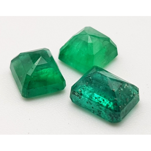 1031 - Three Natural Colour, Untreated, Colombian Emeralds. Emerald Cut. Sizes 0.85, 0.89 and 1.12 Carats.