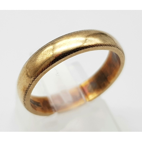 1052 - A 9K ROSE GOLD BAND RING .    3.9gms   size P