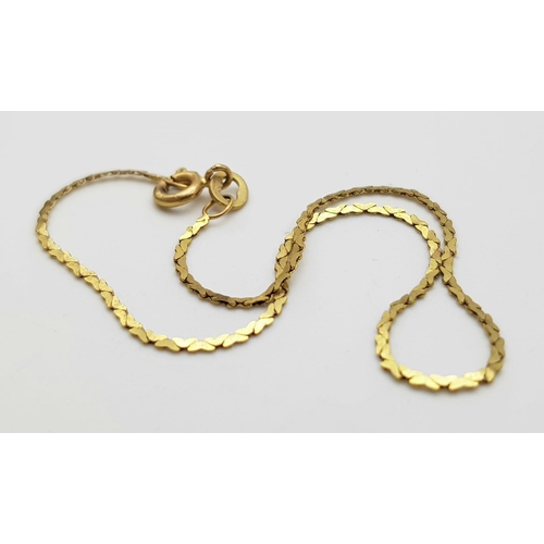 1375 - A 9K yellow gold delicate bracelet. Total weight 0.75G. Total length 18cm.