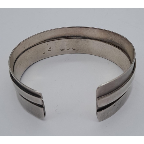 1417 - A vintage 925 silver cuff bangle with good quality. Total weight 62.4G. Please see photos for condit... 