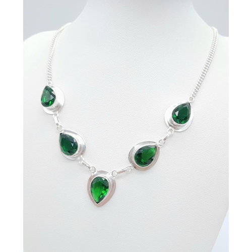 1539 - A Green Stone 925 Silver Necklace. 42cm.