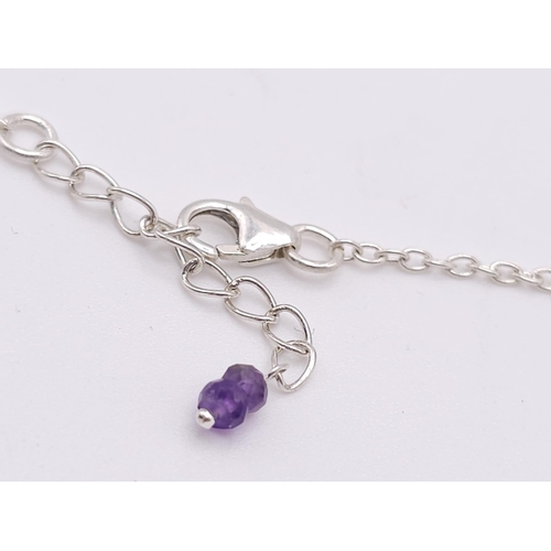 1683 - An Amethyst Necklace with Drop Earrings - Set in 925 Silver.
50cm length. 3cm drop. Ref: CD-1172