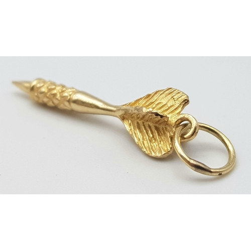 1236 - A 9K yellow gold dart pendant 1.5g,  approx 3cm drop

ref: SH1367I