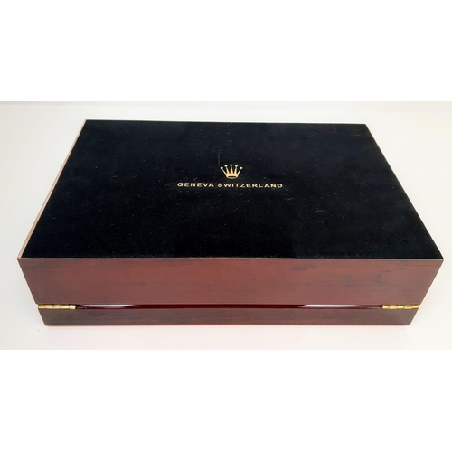 266 - A high-quality wooden watch case for 12 watches (often used by ROLEX and OMEGA dealers) made from hi... 