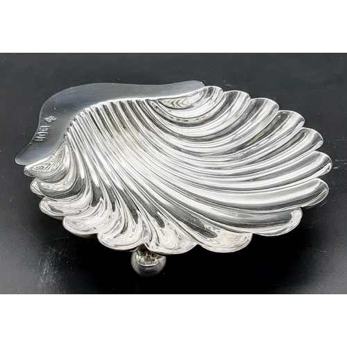 435 - An Antique Sterling Silver Shell Dish - Hallmarks for London 1902. Makers mark of Horace Woodward. 1... 