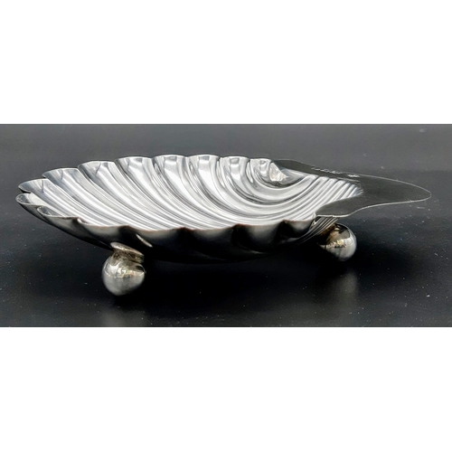 435 - An Antique Sterling Silver Shell Dish - Hallmarks for London 1902. Makers mark of Horace Woodward. 1... 