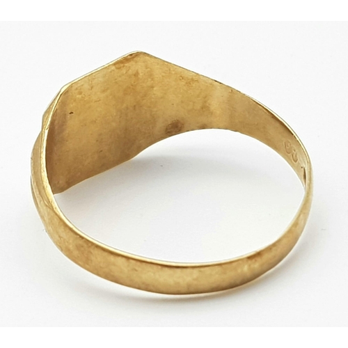 295 - A Vintage 9K Yellow Gold Signet Ring. Size T. 2.65g weight.