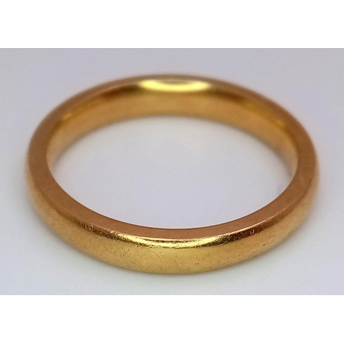 163 - A Vintage 18K Yellow Gold Band Ring. 3mm width. Size J. 3.7g weight.