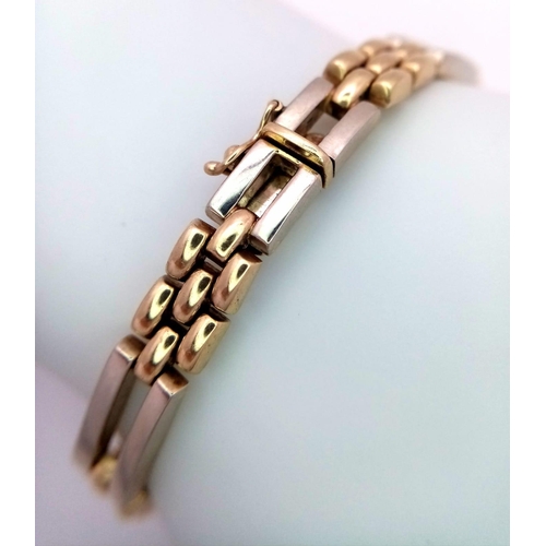 324 - A Stylish Italian 9K Yellow Gold Geometric Bar Link Bracelet.
18cm length. 14g weight.