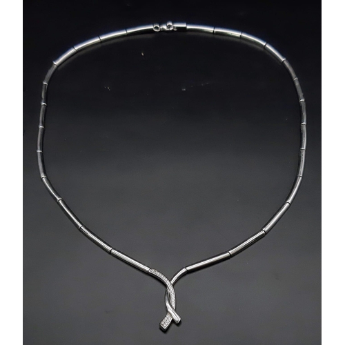 970 - A very stylist 925 silver bar link necklace with stone set twist pendent. Total weight 20.4G.  Total... 