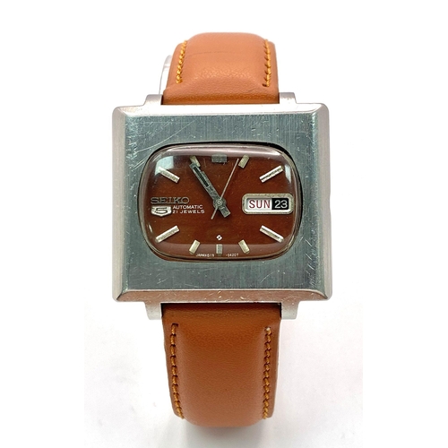 416 - A Vintage Seiko 5 Automatic Gents Watch. Brown leather strap. Stainless steel 'TV' Style case - 37mm... 