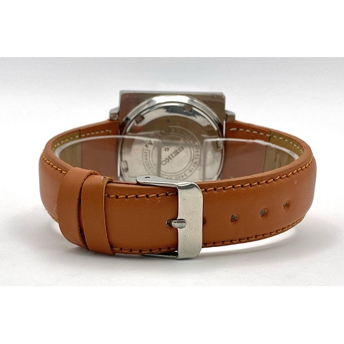 416 - A Vintage Seiko 5 Automatic Gents Watch. Brown leather strap. Stainless steel 'TV' Style case - 37mm... 