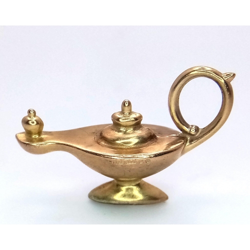 506 - A 9K Yellow Gold Genie Lamp Pendant/Charm. 3cm. 1.4g weight.