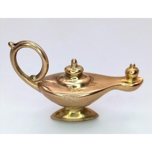 506 - A 9K Yellow Gold Genie Lamp Pendant/Charm. 3cm. 1.4g weight.