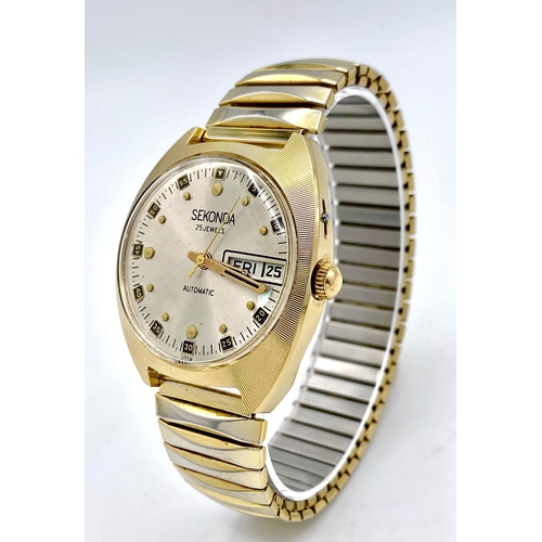 806 - A Vintage Sekonda 25 Jewels Automatic Gents Watch. Expandable stainless steel bracelet. Gold plated ... 