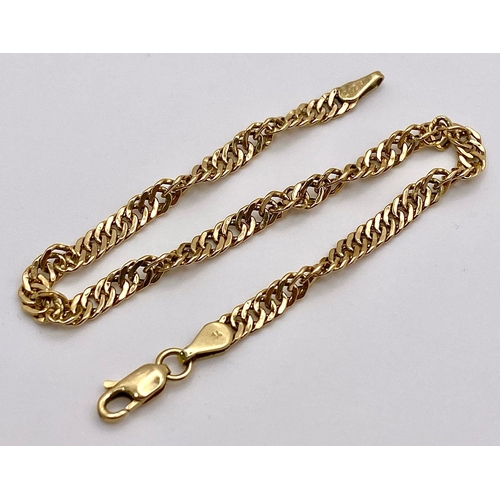 925 - A 14K Yellow Gold Intricate Link Bracelet. 17cm. 2g weight.