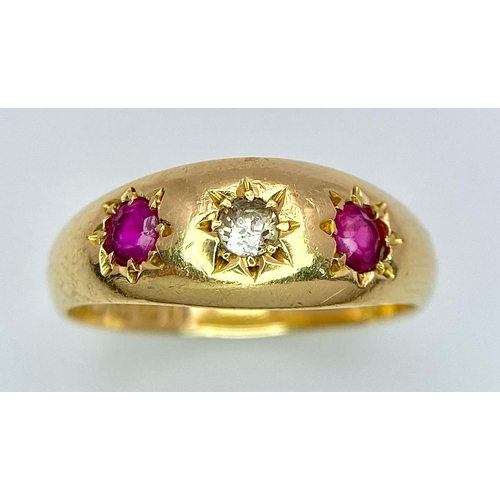 403 - AN 18K YELLOW GOLD, ANTIQUE DIAMOND & RUBY 3 STONE RING 3.9G WEIGHT. SIZE M 1/2. HALLMARKED BIRMINGH... 