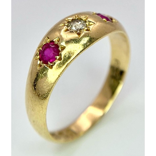 403 - AN 18K YELLOW GOLD, ANTIQUE DIAMOND & RUBY 3 STONE RING 3.9G WEIGHT. SIZE M 1/2. HALLMARKED BIRMINGH... 