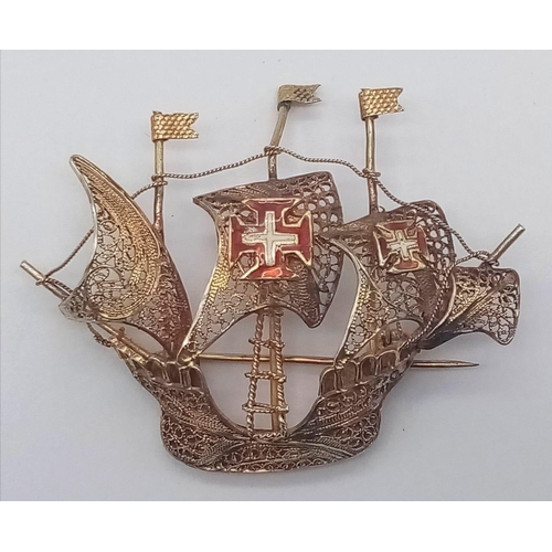 957 - A Rare Vintage or Older Silver Gilt Filigree Design Galleon Ship Brooch. 5cm Wide. Possibly Spanish ... 