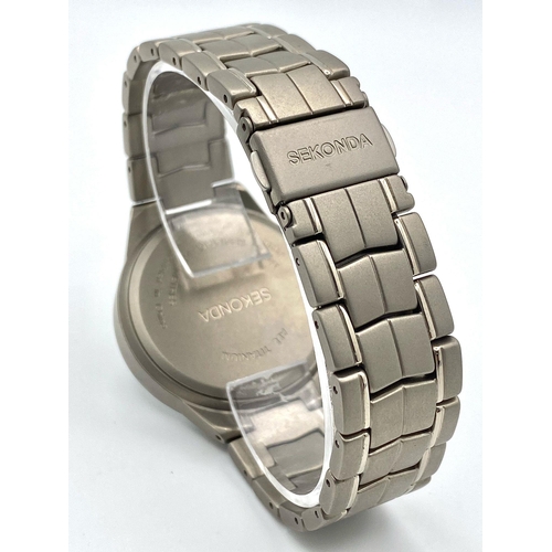 1125 - An Unworn Men’s Sekonda Titanium Sport Watch. 42mm Including Crown. Full Working Order with Box.