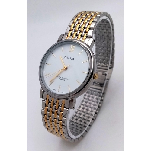 781 - An Unworn Men’s Avia Model 1168 Quartz Bi-Metal Two Tone Watch. Full Working Order. Comes with Box a... 