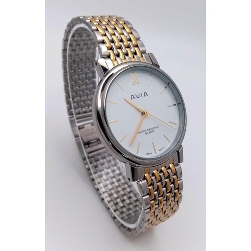 781 - An Unworn Men’s Avia Model 1168 Quartz Bi-Metal Two Tone Watch. Full Working Order. Comes with Box a... 