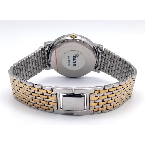 781 - An Unworn Men’s Avia Model 1168 Quartz Bi-Metal Two Tone Watch. Full Working Order. Comes with Box a... 