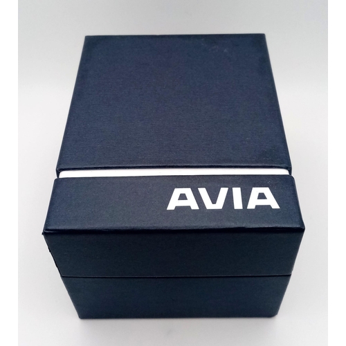 781 - An Unworn Men’s Avia Model 1168 Quartz Bi-Metal Two Tone Watch. Full Working Order. Comes with Box a... 