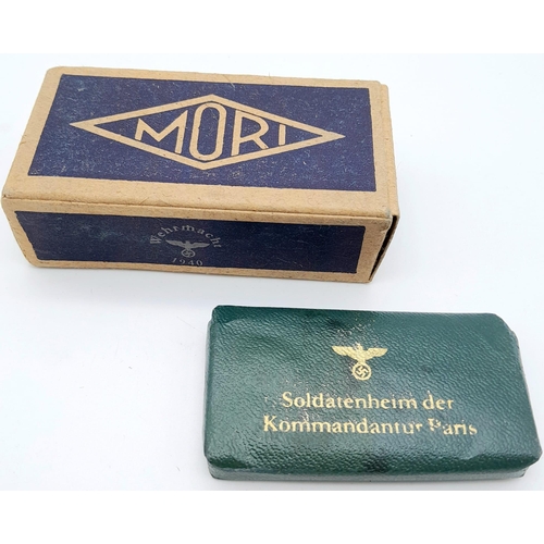 455 - An Original WW2 German Kanteen Razor & Soap.