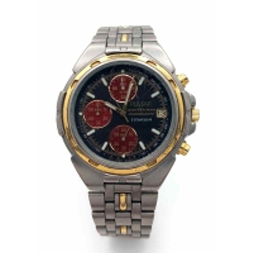 1270 - A Vintage Pulsar Titanium Chronograph Gents Watch. Titanium bracelet and case - 40mm. Black dial wit... 