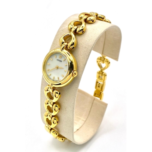 891 - A Citizen Gold Plated Quartz Ladies Watch with Matching Bracelet. Mother of pearl dial. In working o... 