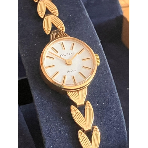 118 - Ladies 9 carat GOLD AVIA WRISTWATCH with integral 9 carat GOLD BRACELET STRAP. Quartz movement. Full... 