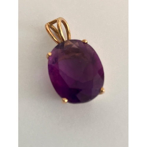 48 - Magnificent 14 carat GOLD and AMETHYST JEWELLERY SET. Consisting a pendant with matching earrings, a... 