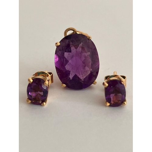 48 - Magnificent 14 carat GOLD and AMETHYST JEWELLERY SET. Consisting a pendant with matching earrings, a... 