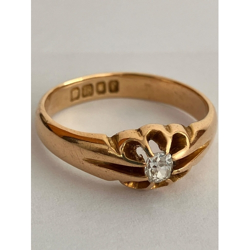 83 - Antique 18 carat GOLD, DIAMOND SOLITAIRE GYPSY/ PINKIE RING. Having a clear white beautifully cut DI... 